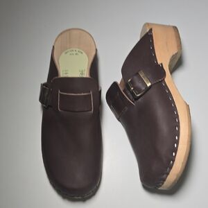 NWOT SIMSON Holland Leather And Wood Clogs